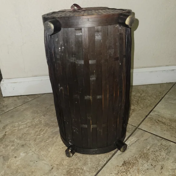 Vintage Wooven Treasure Box Carry Tote - Picture 6 of 9